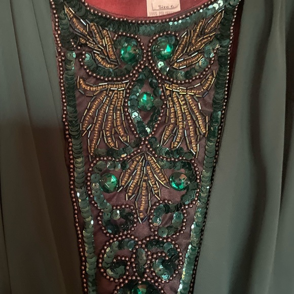 Green blazer with beads, orchestra tail, rushing. Vintage size 8. Fits 2 - Picture 2 of 6